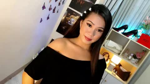 _mysticdoll_ online show from April 2026 01:05:01 AM