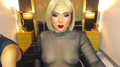 _natashacooper_ online show from April 2026 09:46:01 PM