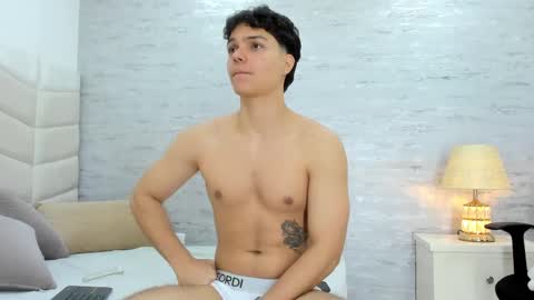 Noah Heyden online show from February 2025 06:45:01 PM