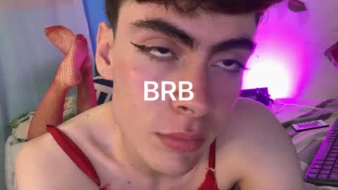 Snapshot of _peachyboy chatting on June 2026 01:06:01 AM esteban online show from June 2026 01:06:01 AM