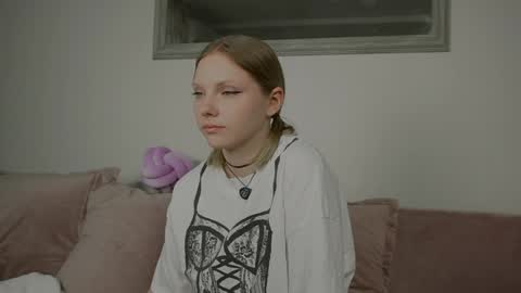 Viktoria online show from April 2026 03:18:02 AM