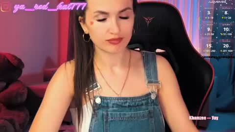 Snapshot of _red_hat_7 chatting on June 2026 08:00:01 PM -RED HAT- online show from June 2026 08:00:01 PM