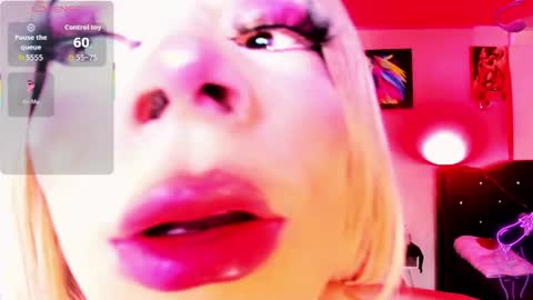 Snapshot of _rosedewitt_ chatting on April 2026 07:11:02 PM Rose De Witt online show from April 2026 07:11:02 PM