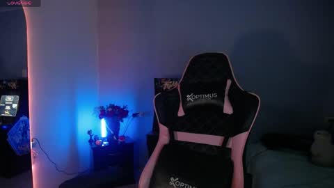  SantaLove  online show from April 2026 09:31:01 PM