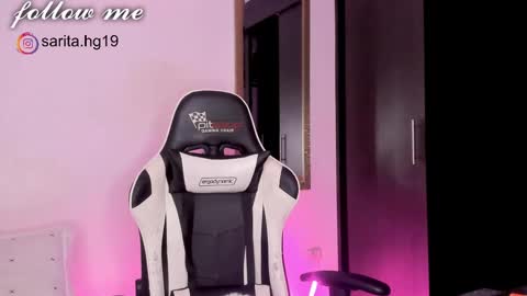 Snapshot of _sara_hernandez chatting on January 2025 06:24:01 AM Sara intagram online show from January 2025 06:24:01 AM