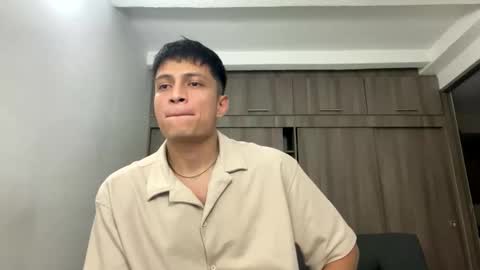 Juan Pablo-independent model online show from February 2026 05:00:02 AM