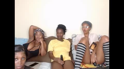 Snapshot of _sexylipss chatting on April 2026 10:48:01 AM _sexylipss online show from April 2026 10:48:01 AM