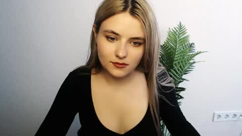 _shy_sabrina__ online show from April 2026 08:43:01 AM