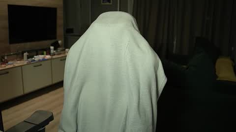 OLIVERpvt is open online show from March 2026 06:09:02 PM