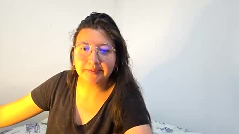 _sweet_melodyy online show from May 2026 10:40:02 PM
