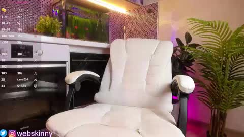 Snapshot of _top_skinny chatting on November 2025 03:11:01 PM Julia online show from November 2025 03:11:01 PM