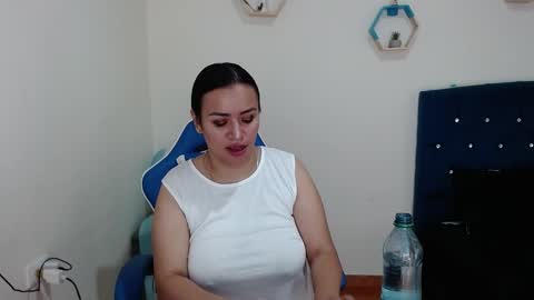 Snapshot of _vitoria1 chatting on December 2024 04:55:01 AM Victoria online show from December 2024 04:55:01 AM