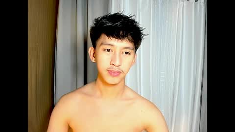 Snapshot of _xxhavefunwithme69_ chatting on April 2026 11:44:02 AM Andrei online show from April 2026 11:44:02 AM