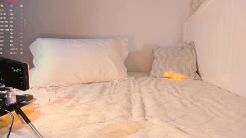   Alena  online show from September 2025 09:53:02 AM