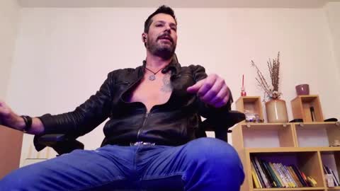 Aaron online show from April 2026 07:51:02 PM