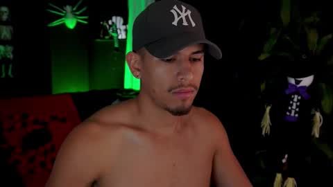 AARON  online show from October 2025 01:00:02 PM