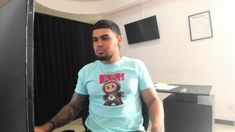 ig aaron hunter123 online show from March 2026 04:18:01 PM