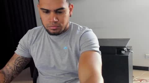 ig aaron hunter123 online show from April 2026 12:57:02 PM