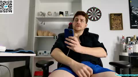 Snapshot of aaronlegend chatting on May 2026 08:58:01 PM Aaron online show from May 2026 08:58:01 PM