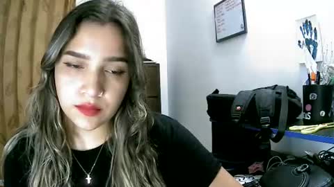 Snapshot of abbie_23 chatting on June 2026 11:40:02 PM Abbie cute online show from June 2026 11:40:02 PM