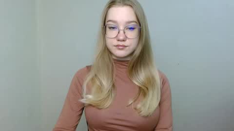 Abby Lovense is active online show from April 2026 10:44:01 AM