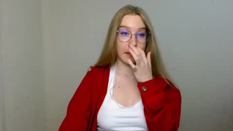 Snapshot of abbymoore__ chatting on June 2026 10:35:01 AM Abby Lovense is active online show from June 2026 10:35:01 AM