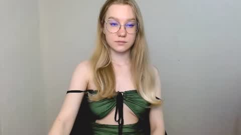 Snapshot of abbymoore__ chatting on June 2026 10:14:02 AM Abby Lovense is active online show from June 2026 10:14:02 AM