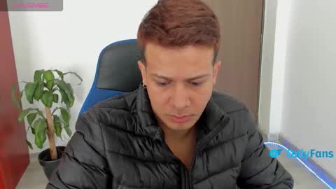 Independence model AbelAsburgo online show from January 2026 02:10:01 PM