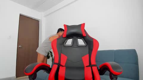 Independence model AbelAsburgo online show from March 2026 11:48:02 AM