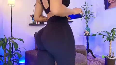 Snapshot of abigail_cruz_ chatting on June 2026 10:52:01 PM Abigail online show from June 2026 10:52:01 PM