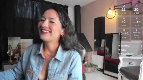 Snapshot of abril_riios chatting on June 2026 03:10:02 PM Abril online show from June 2026 03:10:02 PM