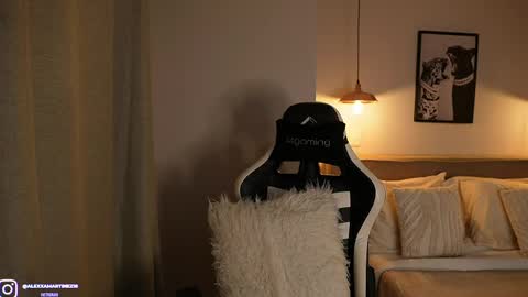 Snapshot of abril_w18 chatting on June 2026 11:21:01 PM My name is Alexa. Please say hello I like to chat with you. If you have requests please use tip online show from June 2026 11:21:01 PM
