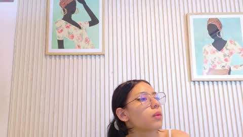 abrilmirren online show from April 2026 11:27:01 AM