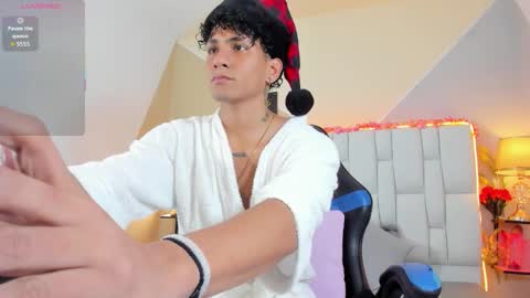 Snapshot of adan_oriol chatting on December 2025 04:09:01 AM Adan Oriol online show from December 2025 04:09:01 AM