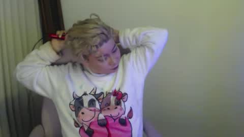 Snapshot of adan_romanoff chatting on February 2026 08:29:01 AM adan_romanoff online show from February 2026 08:29:01 AM