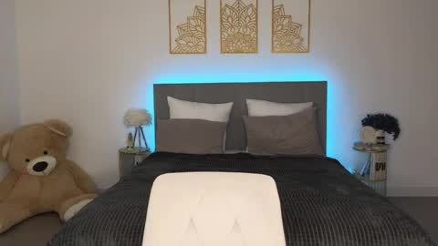 Adele online show from April 2026 08:53:01 PM