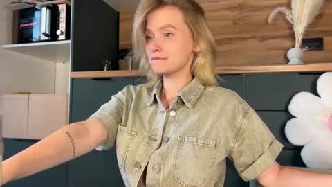 Snapshot of adele_nick2202 chatting on June 2026 07:46:02 AM Adele Nick online show from June 2026 07:46:02 AM