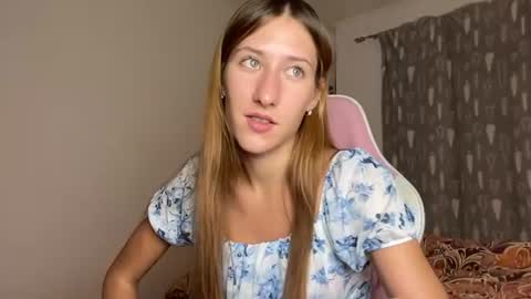 Snapshot of adellqueen chatting on July 2026 09:47:01 PM Adell online show from July 2026 09:47:01 PM