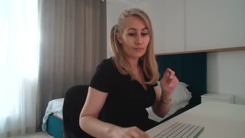 Adellyn online show from June 2026 04:31:01 PM