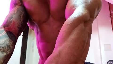 Adonis online show from April 2026 04:48:01 PM