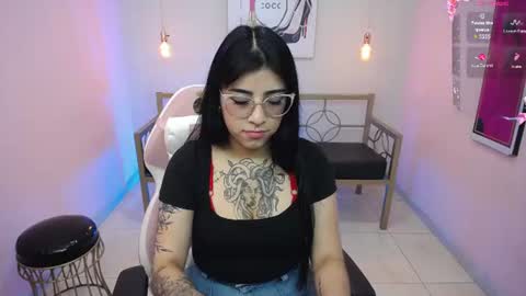 Snapshot of adri_gomez_1 chatting on June 2026 11:08:02 AM Adri online show from June 2026 11:08:02 AM