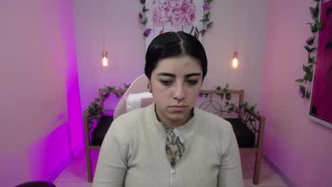 Snapshot of adri_gomez_1 chatting on June 2026 01:12:01 PM Adri online show from June 2026 01:12:01 PM