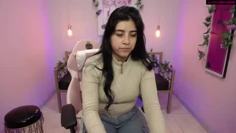 Snapshot of adri_gomez_1 chatting on July 2026 01:04:02 PM Adri online show from July 2026 01:04:02 PM