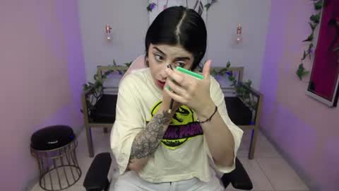 Snapshot of adri_gomez_1 chatting on July 2026 01:04:01 PM Adri online show from July 2026 01:04:01 PM