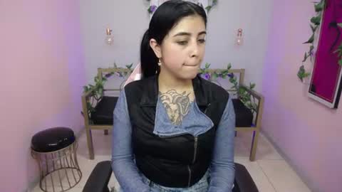 Snapshot of adri_gomez_1 chatting on July 2026 12:42:01 PM Adri online show from July 2026 12:42:01 PM