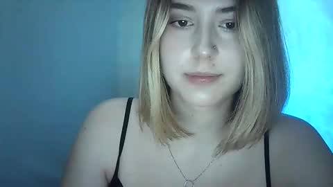 adrianabliss_ online show from September 2025 06:28:02 AM