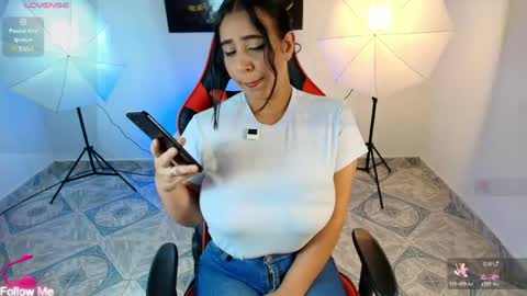 adrianax28 online show from April 2026 08:22:01 PM