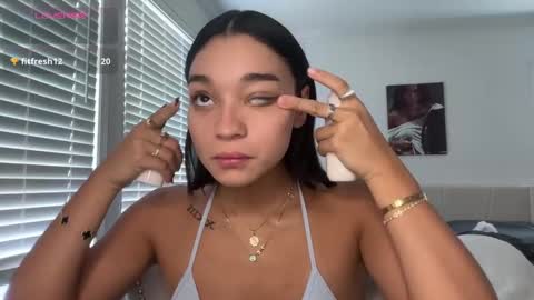 Adrianna  online show from September 2025 04:18:02 PM