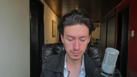 Snapshot of adrianwilliams_ chatting on November 2025 04:40:02 PM Adrian Williams online show from November 2025 04:40:02 PM