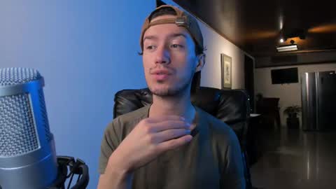 Snapshot of adrianwilliams_ chatting on November 2025 11:21:02 PM Adrian Williams online show from November 2025 11:21:02 PM